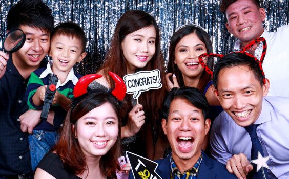 SOURCING FOR YOUR INSTANT PHOTO BOOTH AND DECIDING ON A THEME