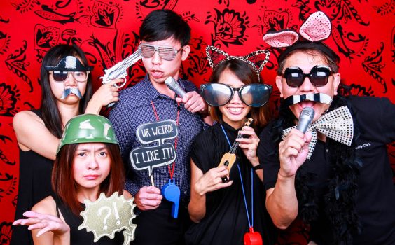 FUN THINGS YOU CAN DO AT AN INSTANT PHOTO BOOTH