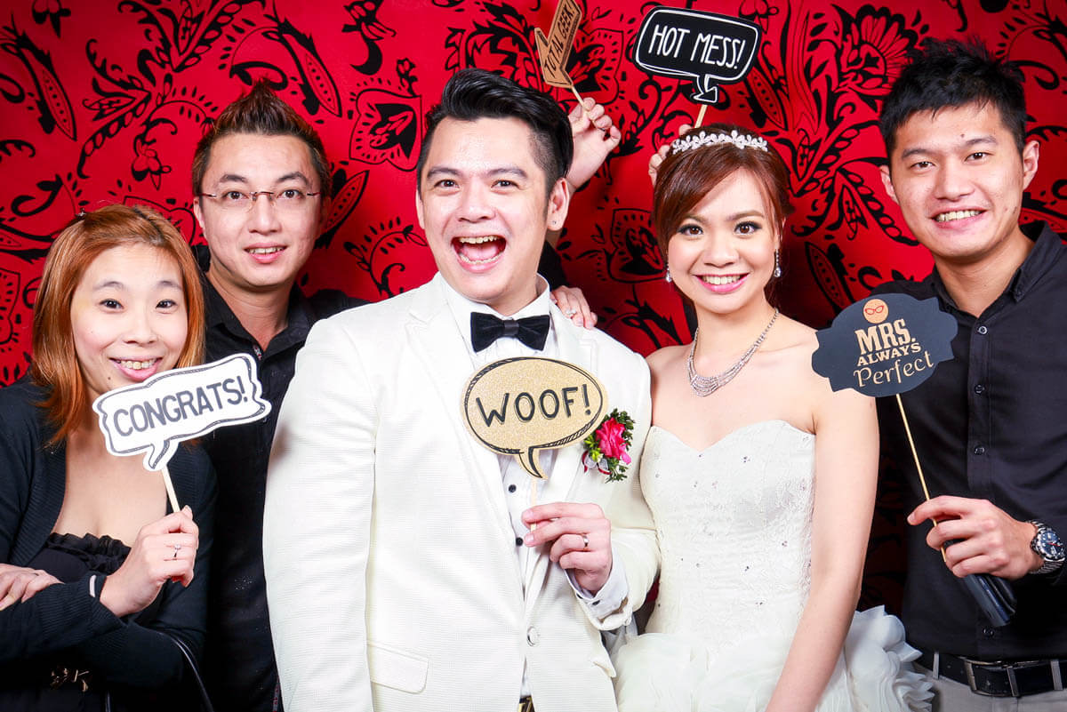 ENHANCING THE ROMANTIC JOURNEY WITH AN INSTANT PHOTO BOOTH