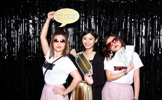 3 WAYS WEDDING PHOTO BOOTHS CAN DELIGHT YOUR GUESTS
