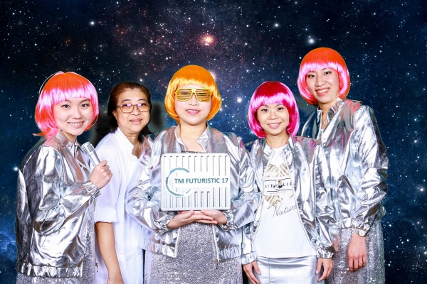Cloud-Booth-Green-Screen-Photo-Booth-Optimised (37)