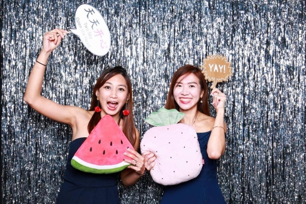 budget-photo-booth-silver-backdrop