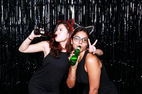 cheap-photo-booth-black-backdrop